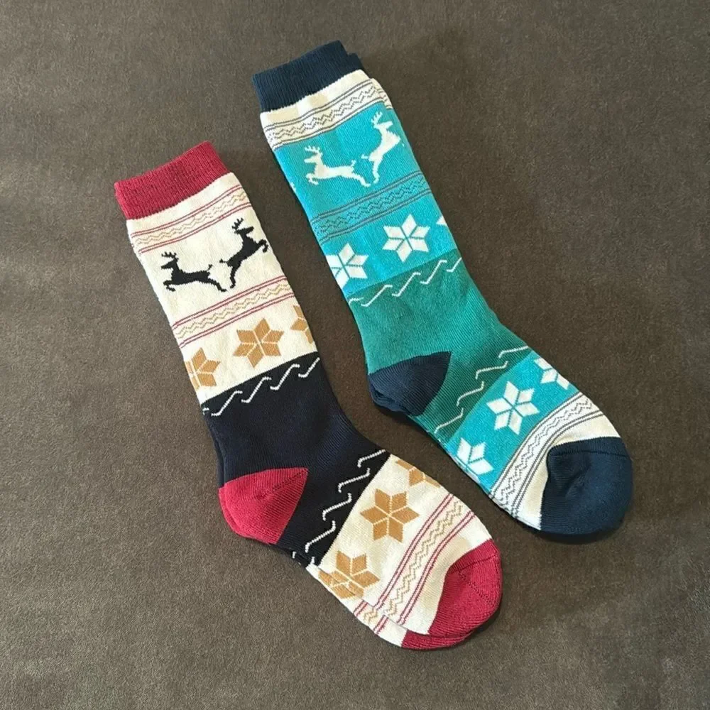 Kids Unisex Winter Snow Ski Socks 2 Pairs Cute Reindeer Design Size Medium NEW
